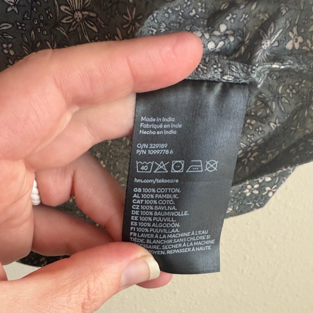 H&M Dark Floral Ruffle Dress - Picture 3 of 3